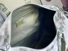 Load image into Gallery viewer, LOUIS KEEPALL BANDOULIERE 45 (WHITE AND GREEN)