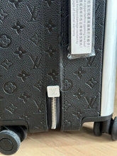 Load image into Gallery viewer, LOUIS HORIZON 55 EMBOSSED CABIN 37L (BLACK)