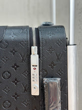 Load image into Gallery viewer, LOUIS HORIZON 55 EMBOSSED CABIN 37L (BLACK)