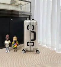 Load image into Gallery viewer, ORIGINAL CABIN TWIST 36L (BLACK)