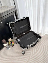 Load image into Gallery viewer, ORIGINAL CABIN TWIST 36L (BLACK)