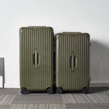 Load image into Gallery viewer, ESSENTIAL TRUNK PLUS 100L (GLOSS CACTUS GREEN)