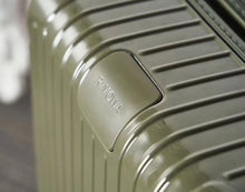 Load image into Gallery viewer, ESSENTIAL TRUNK PLUS 100L (GLOSS CACTUS GREEN)