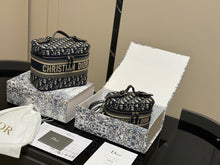 Load image into Gallery viewer, CHRISTIAN SMALL VANITY BAG (NAVY)