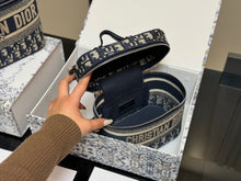 Load image into Gallery viewer, CHRISTIAN SMALL VANITY BAG (NAVY)