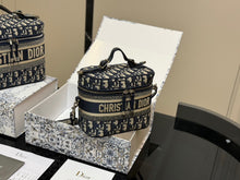 Load image into Gallery viewer, CHRISTIAN SMALL VANITY BAG (NAVY)