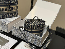 Load image into Gallery viewer, CHRISTIAN SMALL VANITY BAG (NAVY)