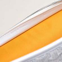 Load image into Gallery viewer, JOUVENCE MM TOILETRY BAG (WHITE)