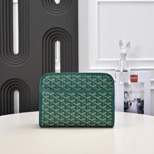 Load image into Gallery viewer, JOUVENCE MM TOILETRY BAG (GREEN)