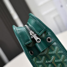 Load image into Gallery viewer, JOUVENCE MM TOILETRY BAG (GREEN)