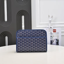 Load image into Gallery viewer, JOUVENCE MM TOILETRY BAG (NAVY)