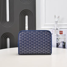 Load image into Gallery viewer, JOUVENCE MM TOILETRY BAG (NAVY)