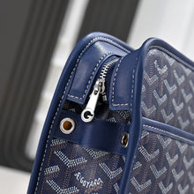 Load image into Gallery viewer, JOUVENCE MM TOILETRY BAG (NAVY)