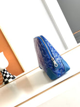 Load image into Gallery viewer, VENDOME COSMETIC POUCH (BLUE)