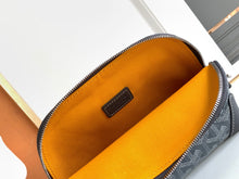 Load image into Gallery viewer, VENDOME COSMETIC POUCH (GREY)