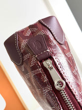 Load image into Gallery viewer, VENDOME COSMETIC POUCH (BURGUNDY)