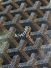 Load image into Gallery viewer, VENDOME COSMETIC POUCH (BLACK)