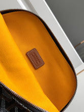 Load image into Gallery viewer, VENDOME COSMETIC POUCH (BLACK TAN)