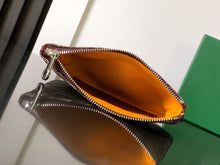 Load image into Gallery viewer, SENAT CARDHOLDER (BURGUNDY)