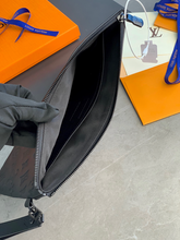 Load image into Gallery viewer, LOUIS MONOGRAM LEATHER POUCH TO-GO (BLACK)