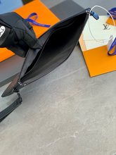 Load image into Gallery viewer, LOUIS MONOGRAM LEATHER POUCH TO-GO (BLACK)