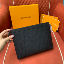 Load image into Gallery viewer, LOUIS POUCH WITH METAL LOGO (BLACK)