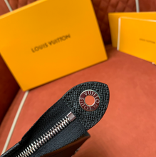 Load image into Gallery viewer, LOUIS POUCH WITH METAL LOGO (BLACK)