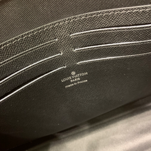 Load image into Gallery viewer, LOUIS POUCH WITH METAL LOGO (BLACK)