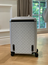 Load image into Gallery viewer, LOUIS HORIZON 55 CABIN 37L (WHITE)