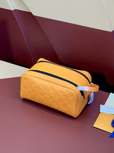 Load image into Gallery viewer, LOUIS DOPP KIT (YELLOW)
