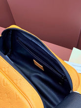 Load image into Gallery viewer, LOUIS DOPP KIT (YELLOW)