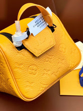 Load image into Gallery viewer, LOUIS DOPP KIT (YELLOW)