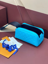Load image into Gallery viewer, LOUIS DOPP KIT (TURQUOISE)