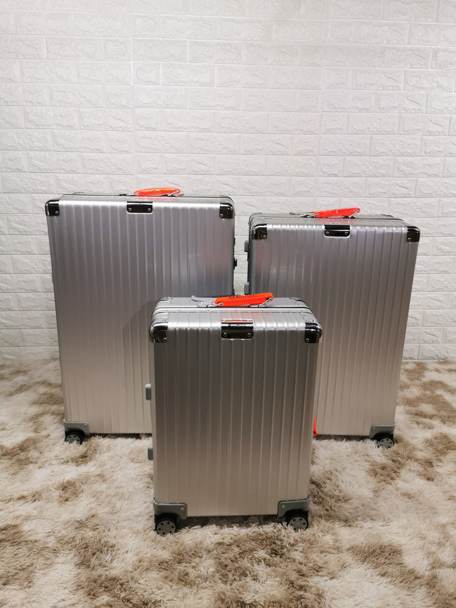 RIMOWA X AMBUSH 36L SILVER