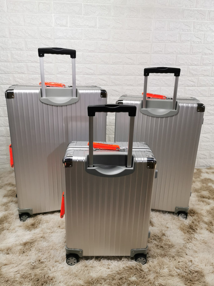 RIMOWA classic flight 60l アルミニウム シルバー 3-5泊] リモワ クラシックフライト 60L シルバー 4輪 RIMOWA