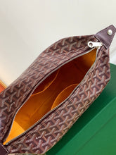 Load image into Gallery viewer, BOWLING 25 VANITY CASE (BURGUNDY)