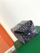 Load image into Gallery viewer, BOWLING 25 VANITY CASE (NAVY)