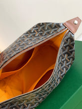 Load image into Gallery viewer, BOWLING 25 VANITY CASE (BLACK TAN)