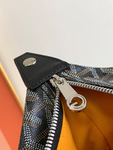 Load image into Gallery viewer, BOWLING 25 VANITY CASE (BLACK)