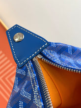 Load image into Gallery viewer, BOWLING 25 VANITY CASE (BLUE)