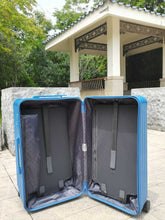 Load image into Gallery viewer, ESSENTIAL TRUNK PLUS 100L (GLOSS SEA BLUE)