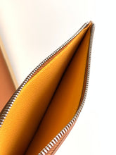 Load image into Gallery viewer, INSERT LOUISE CLUTCH (BLACK TAN)