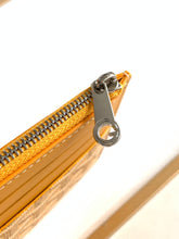 Load image into Gallery viewer, INSERT LOUISE CLUTCH (YELLOW)