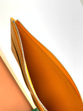 Load image into Gallery viewer, INSERT LOUISE CLUTCH (YELLOW)