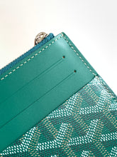 Load image into Gallery viewer, INSERT LOUISE CLUTCH (GREEN)