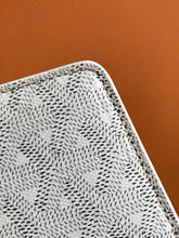 Load image into Gallery viewer, INSERT LOUISE CLUTCH (WHITE)