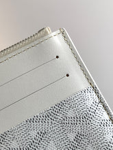 Load image into Gallery viewer, INSERT LOUISE CLUTCH (WHITE)