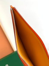 Load image into Gallery viewer, INSERT LOUISE CLUTCH (ORANGE)