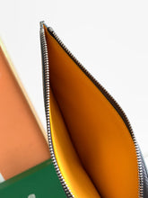 Load image into Gallery viewer, INSERT LOUISE CLUTCH (GREY)