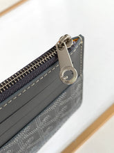 Load image into Gallery viewer, INSERT LOUISE CLUTCH (GREY)